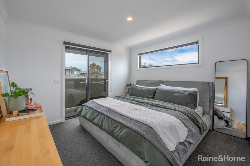 Photo - 12/14 Outlook Way, Sunbury VIC 3429 - Image 6