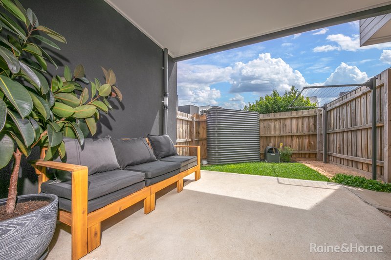 Photo - 12/14 Outlook Way, Sunbury VIC 3429 - Image 9