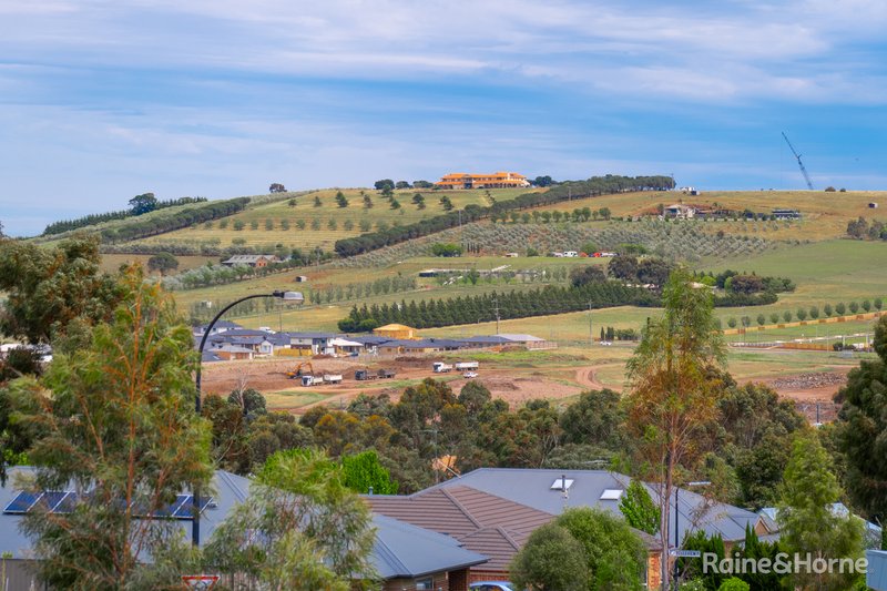 Photo - 12/14 Outlook Way, Sunbury VIC 3429 - Image 10