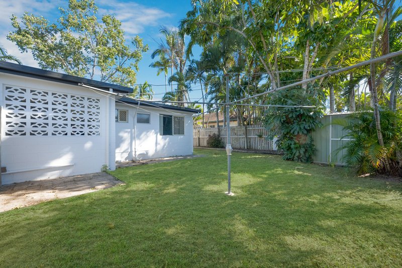 Photo - 1&2/14 Shelton Street, Kirwan QLD 4817 - Image 14