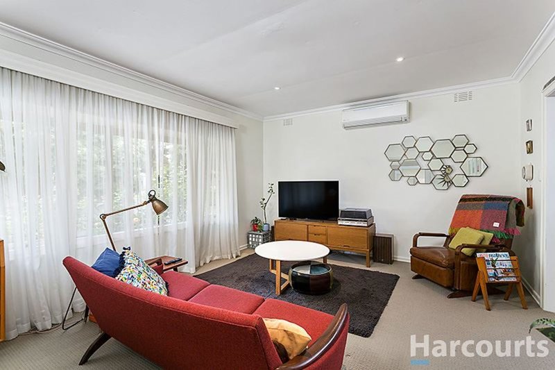 Photo - 1/214 Waverley Road, Mount Waverley VIC 3149 - Image 2