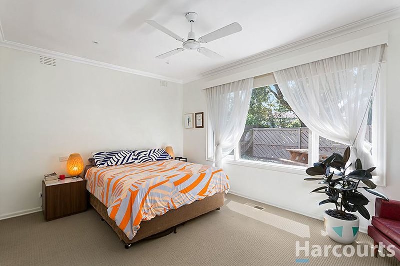 Photo - 1/214 Waverley Road, Mount Waverley VIC 3149 - Image 5