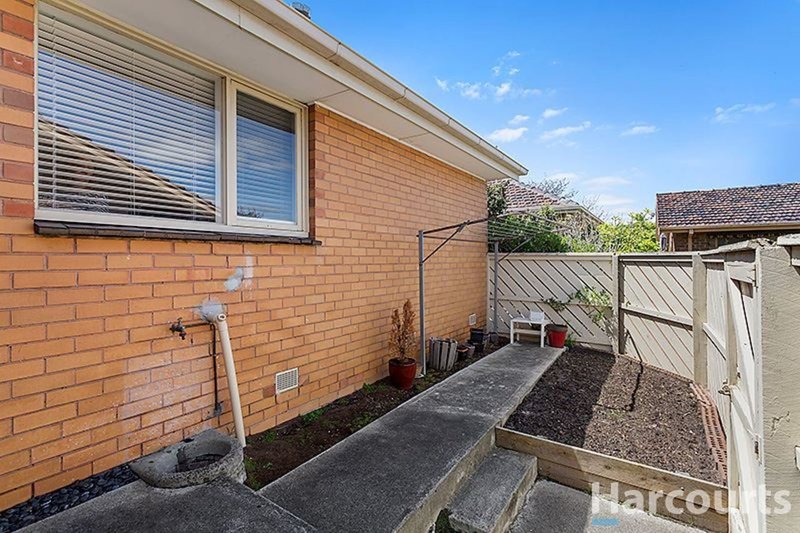 Photo - 1/214 Waverley Road, Mount Waverley VIC 3149 - Image 8