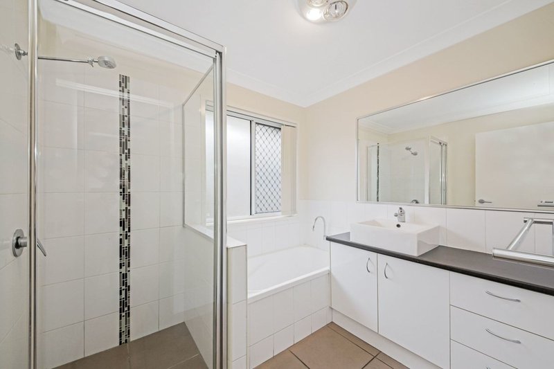 Photo - 1/2145 Wynnum Road, Wynnum QLD 4178 - Image 6