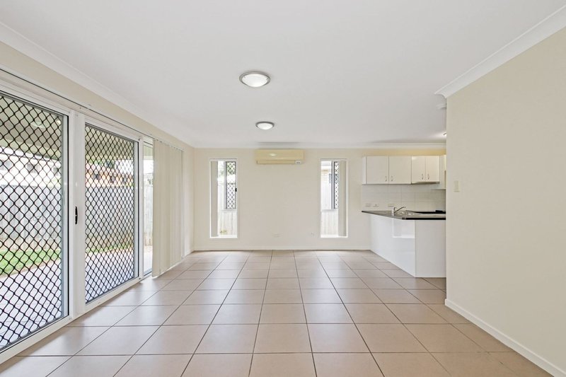 Photo - 1/2145 Wynnum Road, Wynnum QLD 4178 - Image 7