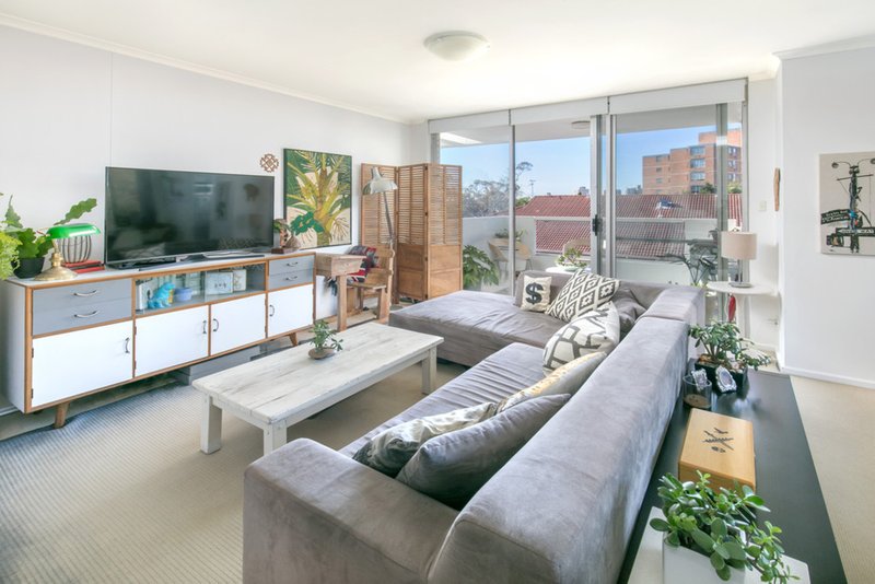 Photo - 12/15-23 Sutherland Street, Cremorne NSW 2090 - Image 2