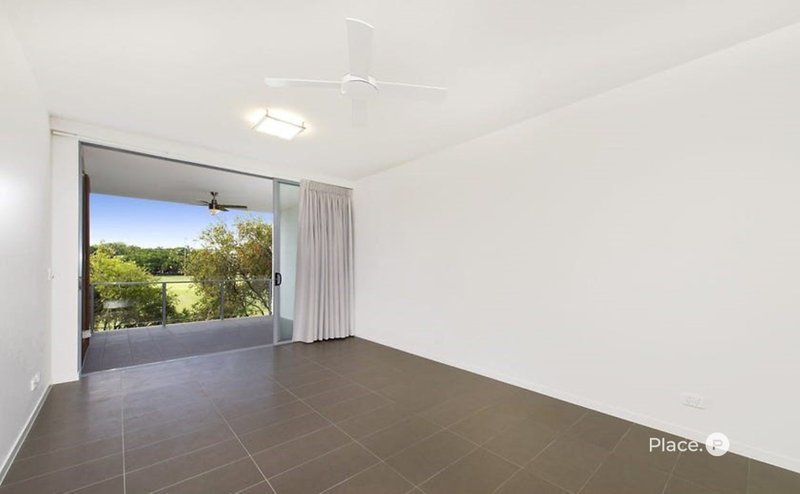 Photo - 12/15 Barramul Street, Bulimba QLD 4171 - Image 5