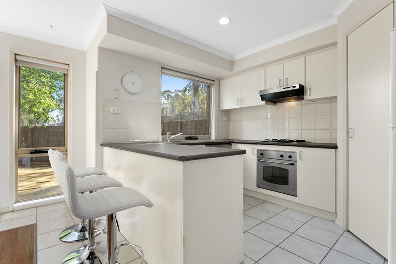 Photo - 1/215 Betula Avenue, Mill Park VIC 3082 - Image 2