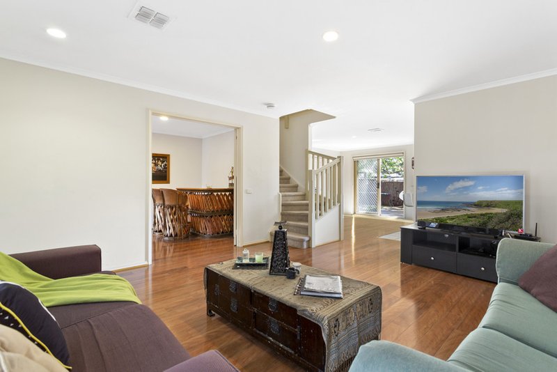 Photo - 1/215 Betula Avenue, Mill Park VIC 3082 - Image 5