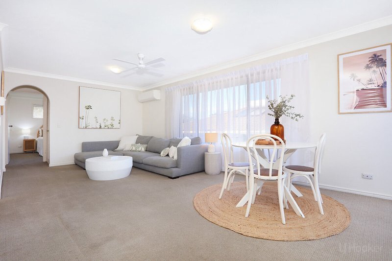 Photo - 1/215 Central Street, Labrador QLD 4215 - Image 1