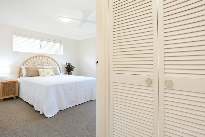 Photo - 1/215 Central Street, Labrador QLD 4215 - Image 3