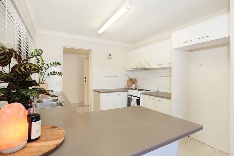 Photo - 1/215 Central Street, Labrador QLD 4215 - Image 8