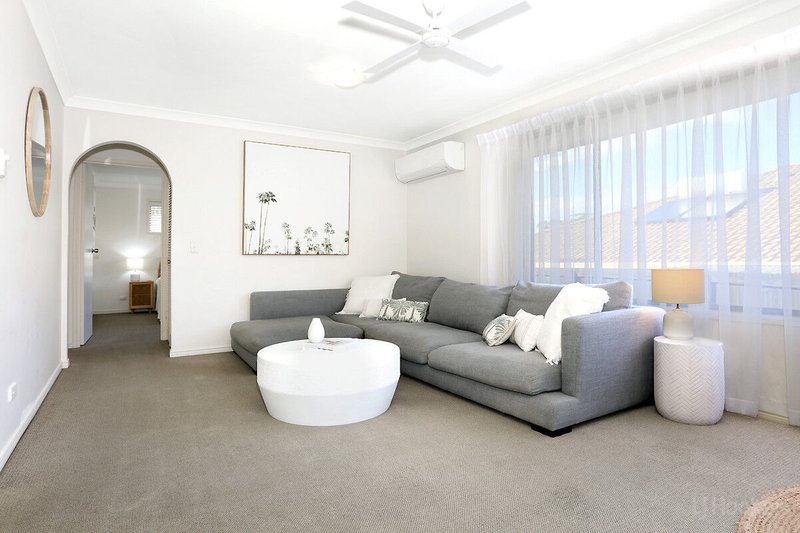 Photo - 1/215 Central Street, Labrador QLD 4215 - Image 12