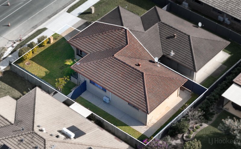 Photo - 1/215 Central Street, Labrador QLD 4215 - Image 25