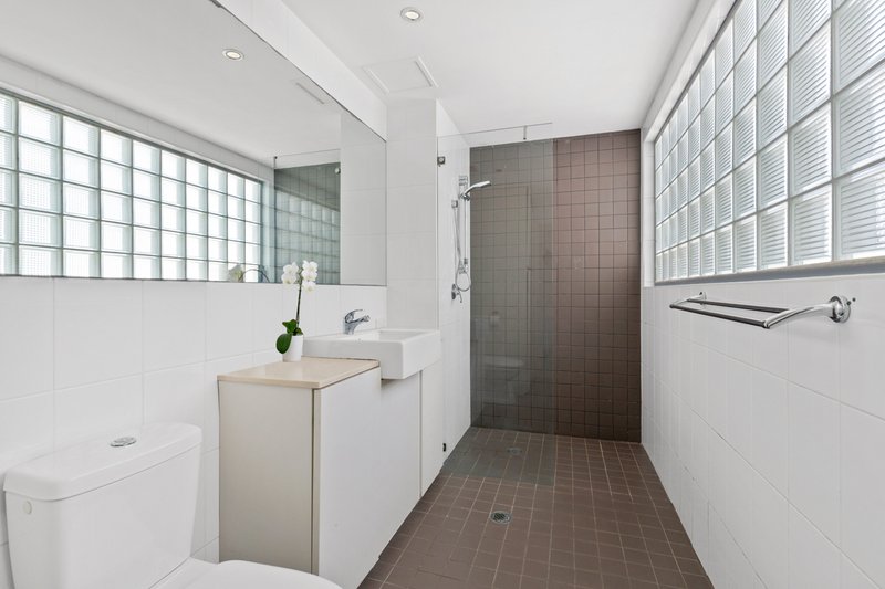 Photo - 12/154 Glenayr Avenue, Bondi Beach NSW 2026 - Image 4