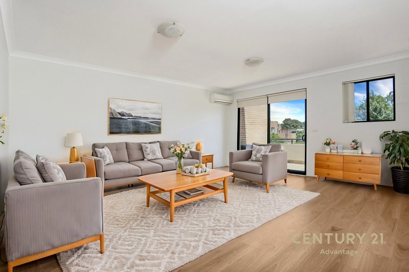 Photo - 12/16-24 Lydbrook Street, Westmead NSW 2145 - Image 2