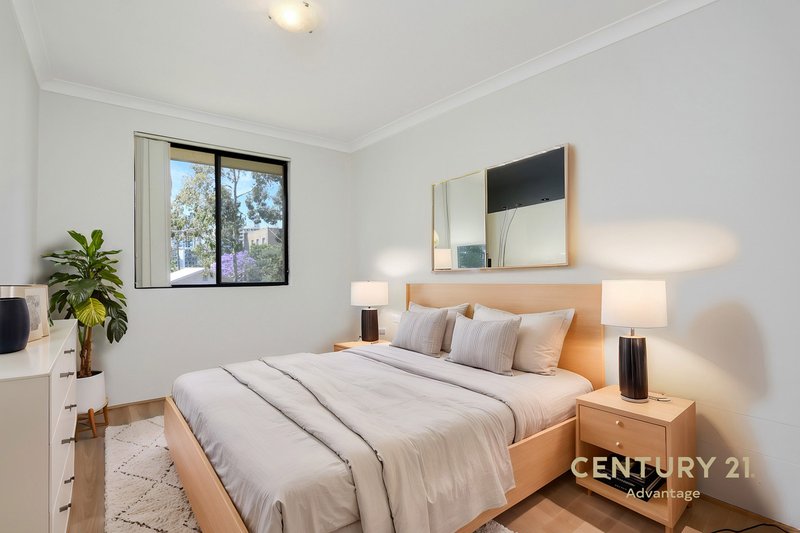 Photo - 12/16-24 Lydbrook Street, Westmead NSW 2145 - Image 4