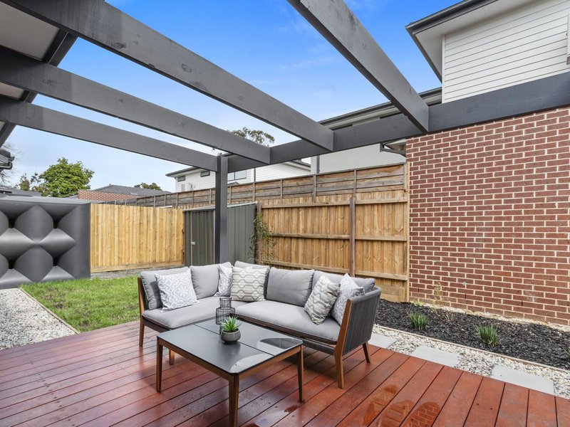 Photo - 1&2/16 Sinclair Road, Bayswater VIC 3153 - Image 5