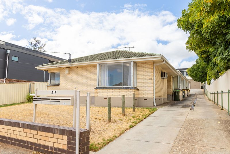 Photo - 1/217 Belair Road, Torrens Park SA 5062 - Image 1