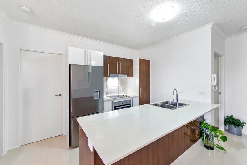 Photo - 12/171 Scarborough Street, Southport QLD 4215 - Image 3