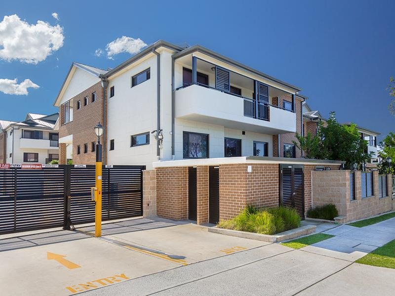 12/177 Banksia Road, Greenacre NSW 2190