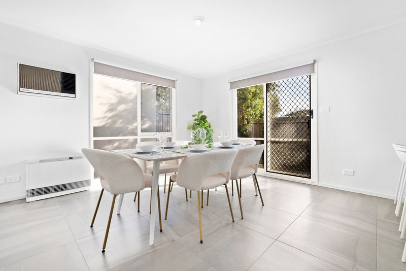 Photo - 1/218 Heatherhill Road, Frankston VIC 3199 - Image 4