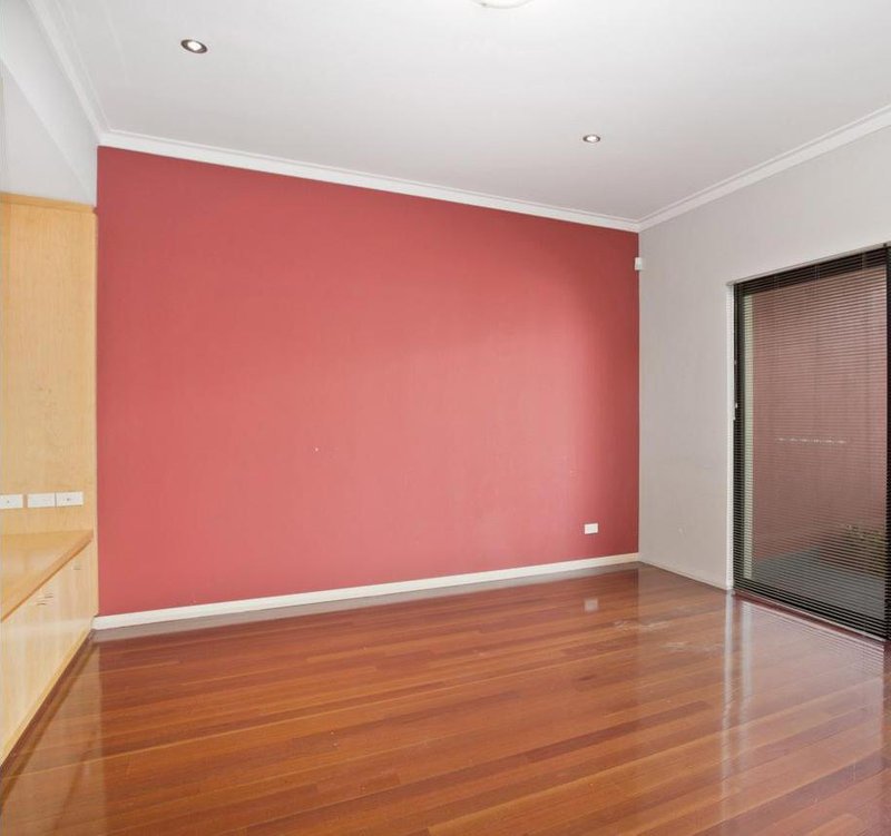 Photo - 12/18 Robinson Ave , Perth WA 6000 - Image 2