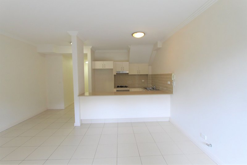 Photo - 12/19-21 Lydbrook Street, Westmead NSW 2145 - Image 2