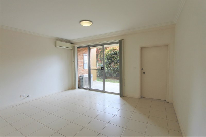 Photo - 12/19-21 Lydbrook Street, Westmead NSW 2145 - Image 3