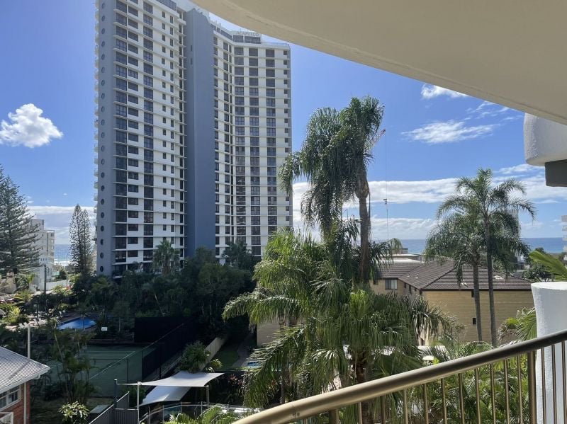 Photo - 12/19 Aubrey Street, Surfers Paradise QLD 4217 - Image 10