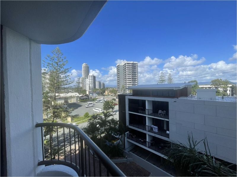 Photo - 12/19 Aubrey Street, Surfers Paradise QLD 4217 - Image 11