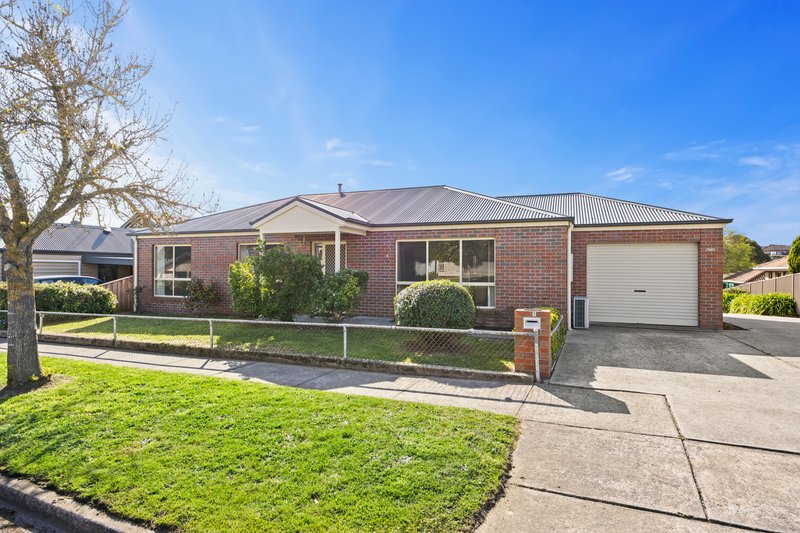 Photo - 1/219 York Street, Ballarat East VIC 3350 - Image 1