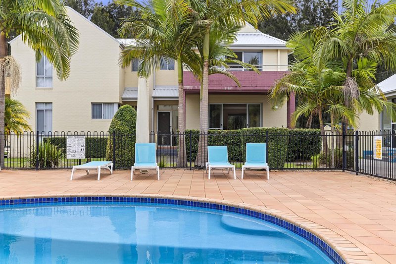 12/1A-1B Myamba Parade, Surfside NSW 2536