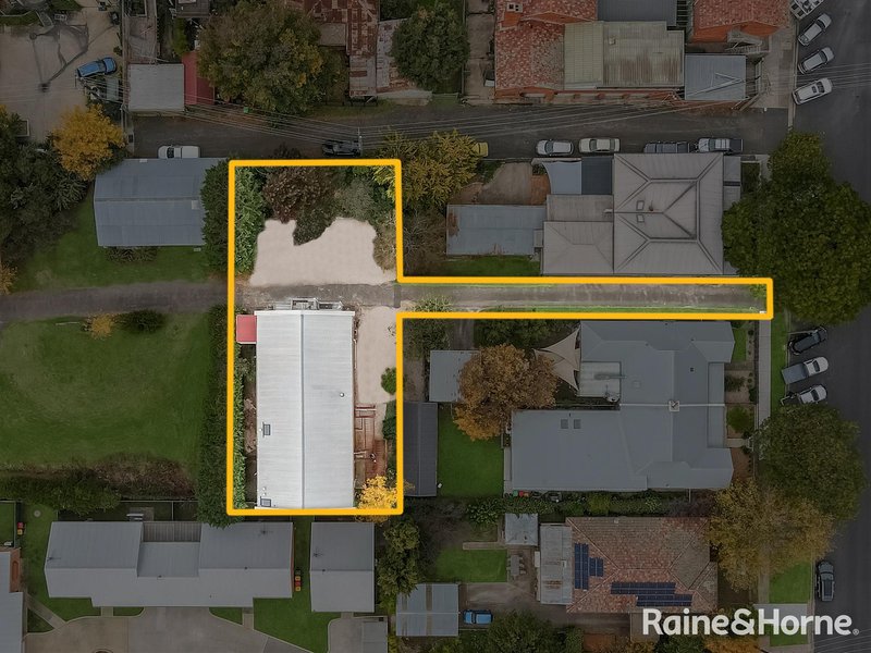 Photo - 121A Keppel Street, Bathurst NSW 2795 - Image 32