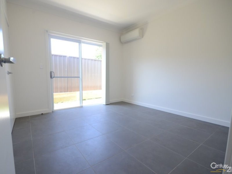 Photo - 121A Roberta Street, Greystanes NSW 2145 - Image 4