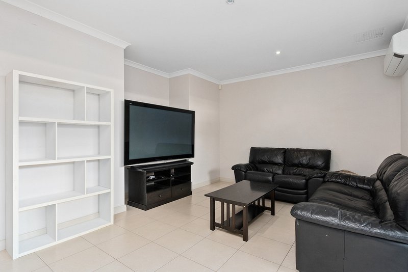 Photo - 1/21B Loughton Way, Balga WA 6061 - Image 7