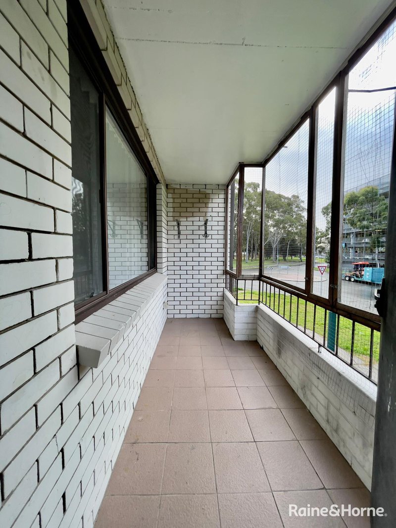 Photo - 1/22-24 Remembrance Avenue, Warwick Farm NSW 2170 - Image 7