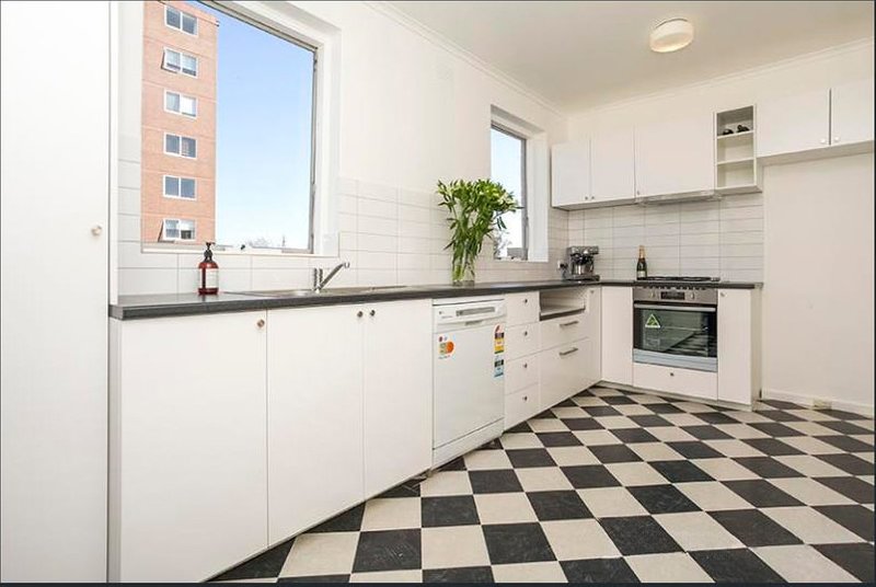Photo - 12/2-4 Kensington Road, South Yarra VIC 3141 - Image 3