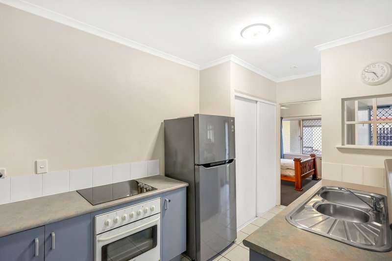 Photo - 12/2-5 Marella Close, Manoora QLD 4870 - Image 11