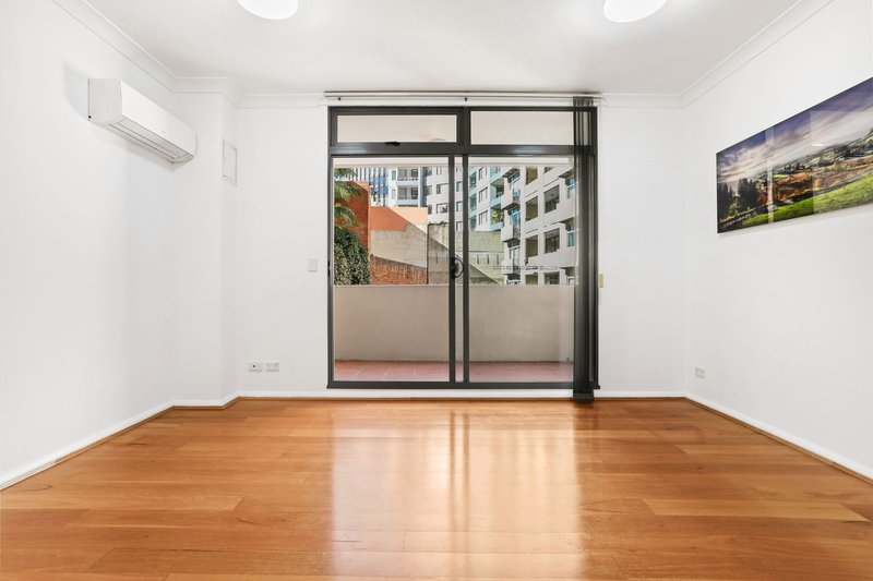 Photo - 12/2-8 Brisbane Street, Surry Hills NSW 2010 - Image 4