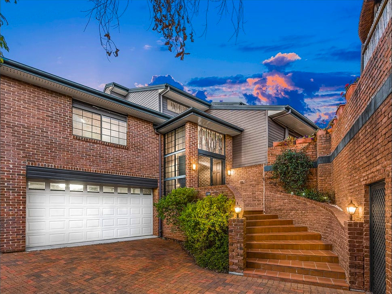7-bedroom house at 122 Arrabri Avenue, Mount Ommaney, QLD 4074, Brisbane, Queensland
