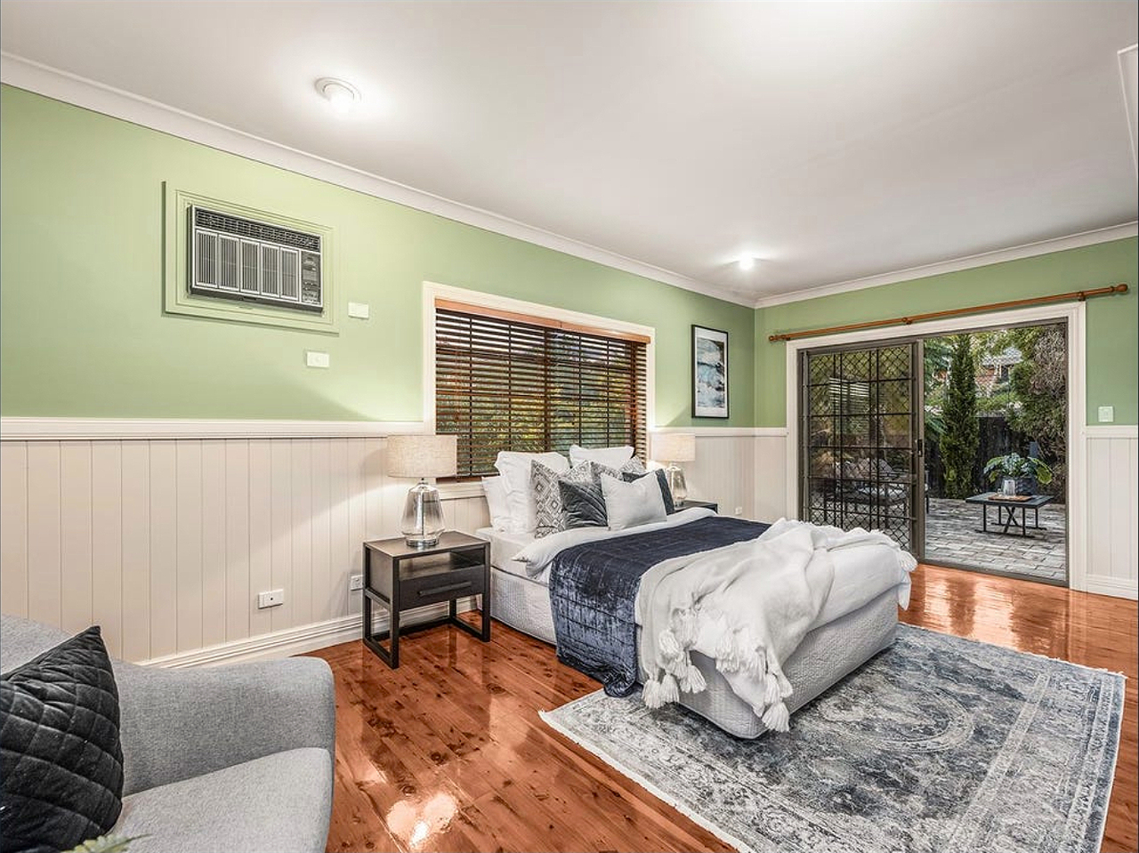 7-bedroom house at 122 Arrabri Avenue, Mount Ommaney, QLD 4074, Brisbane, Queensland