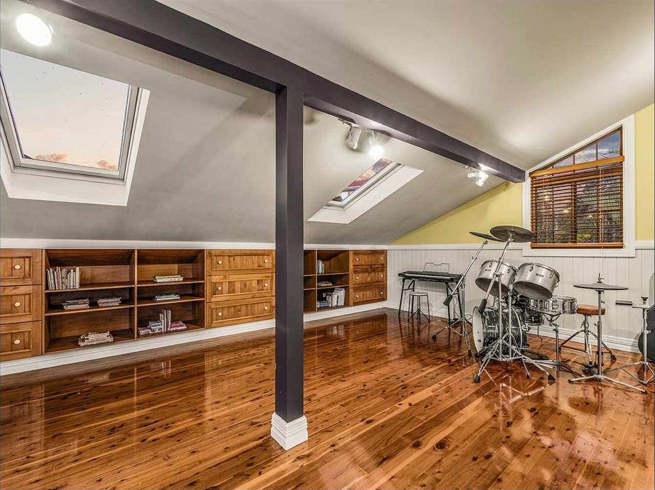7-bedroom house at 122 Arrabri Avenue, Mount Ommaney, QLD 4074, Brisbane, Queensland