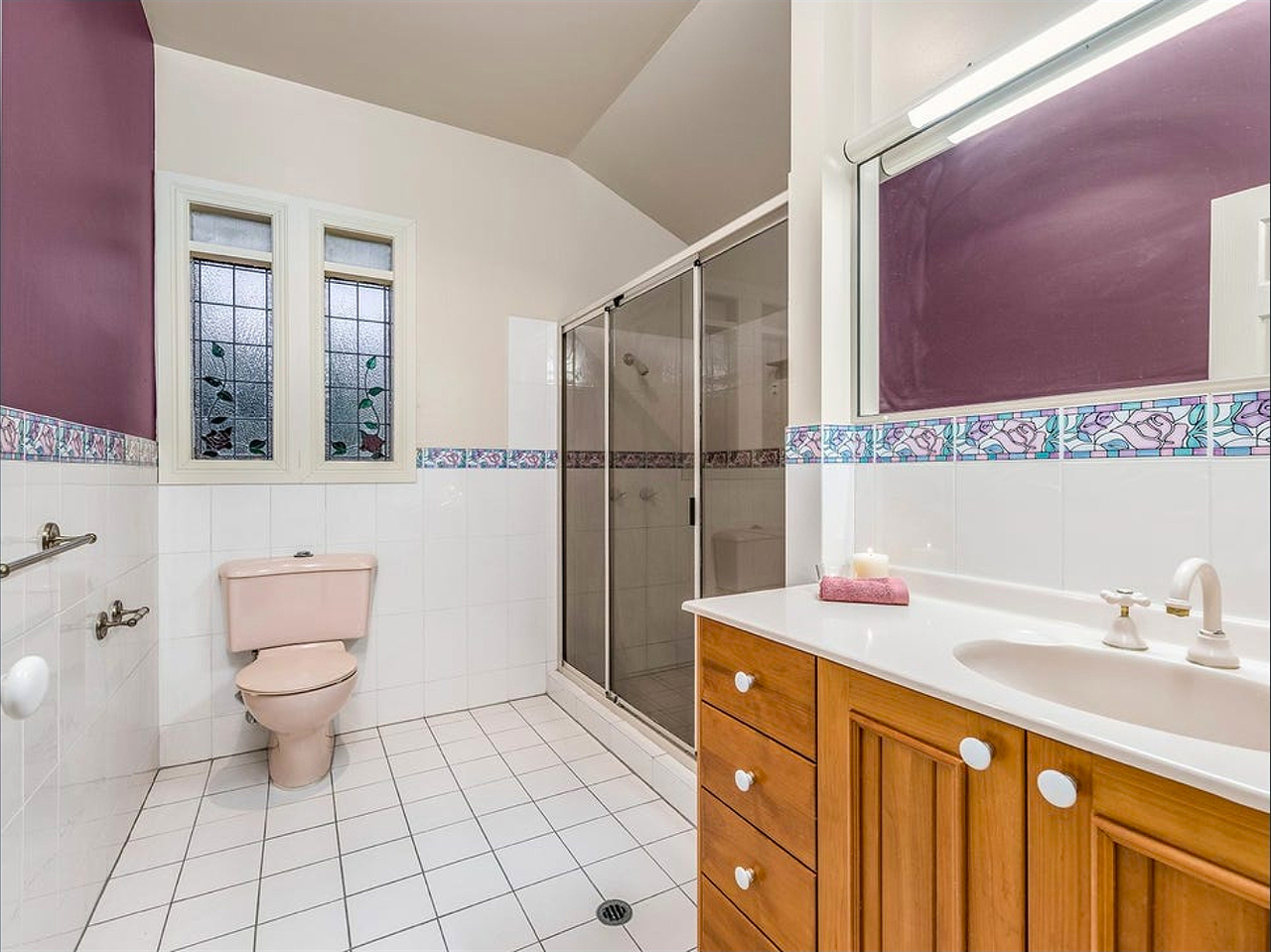 7-bedroom house at 122 Arrabri Avenue, Mount Ommaney, QLD 4074, Brisbane, Queensland