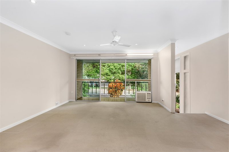 Photo - 122 Bapaume Road, Holland Park West QLD 4121 - Image 3