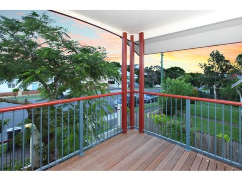 Photo - 1/22 Beatrice Street, Greenslopes QLD 4120 - Image 2