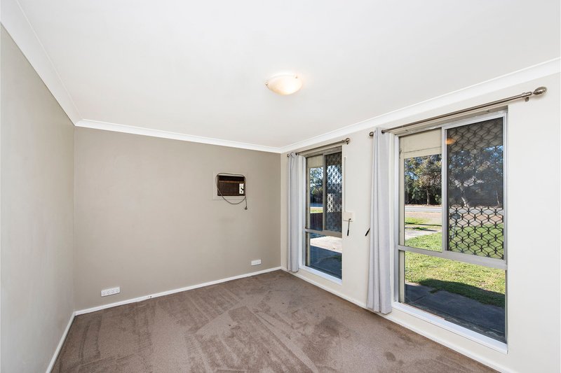 Photo - 122 Berkshire Road, Forrestfield WA 6058 - Image 6