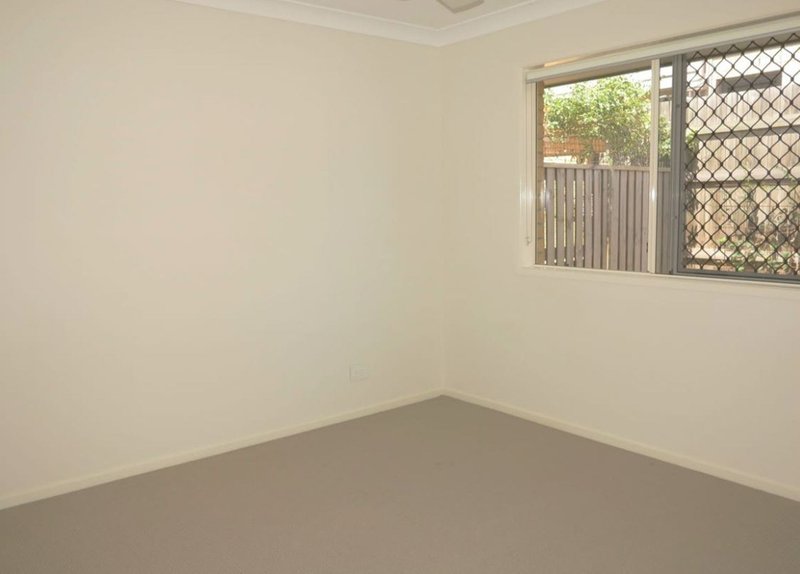 Photo - 1/22 Braxlaw Crescent, Dakabin QLD 4503 - Image 7