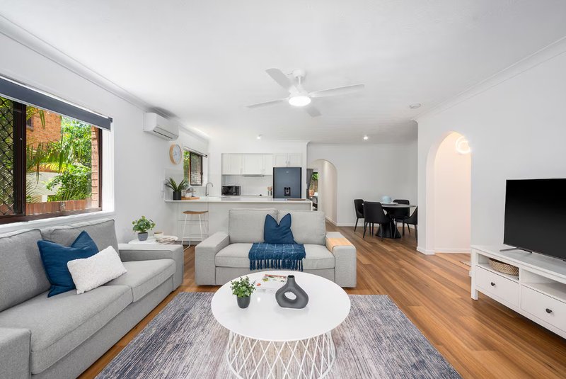 Photo - 1/22 Britannia Avenue, Broadbeach QLD 4218 - Image 1