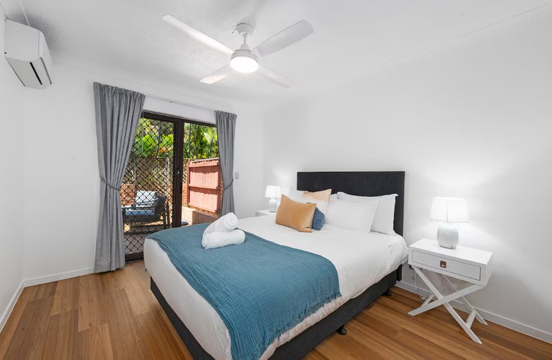Photo - 1/22 Britannia Avenue, Broadbeach QLD 4218 - Image 4